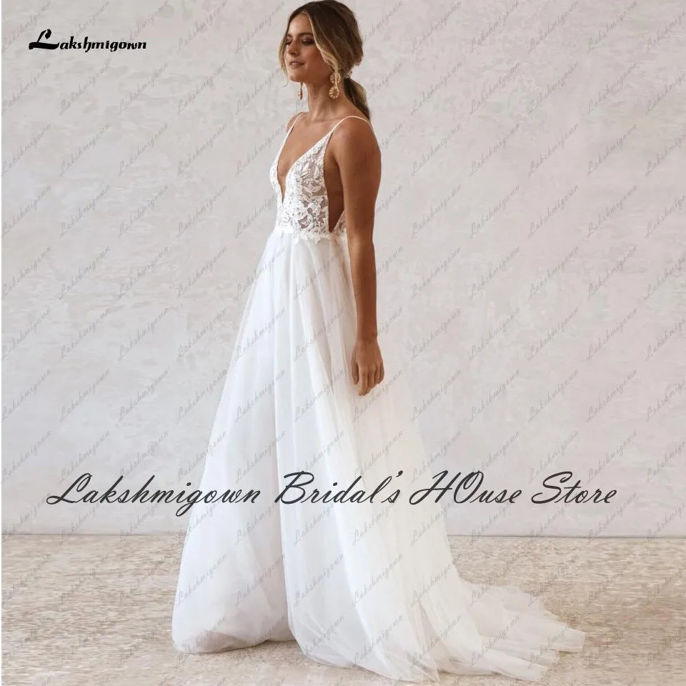 Vestido de Noiva Boho em Tule com Alças Finas e Costas Abertas