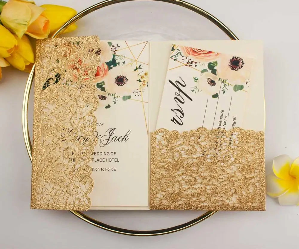 Convite de Casamento Tripla Dobra com Glitter e Corte a Laser