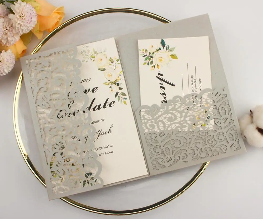 Convite de Casamento Tripla Dobra com Glitter e Corte a Laser