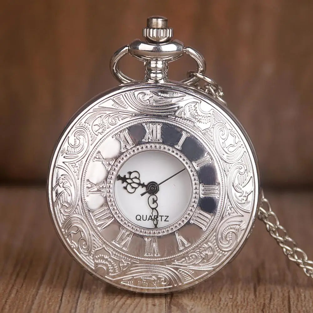 Relógio de Bolso Prateado Steampunk – Quartzo com Mostrador Vazado