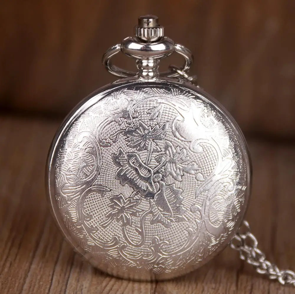 Relógio de Bolso Prateado Steampunk – Quartzo com Mostrador Vazado