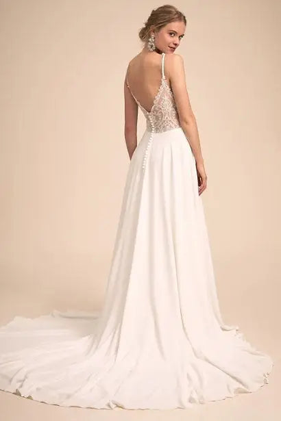 Vestido de Noiva Simples V-Neck com Renda nas Costas — Modelo A-Line