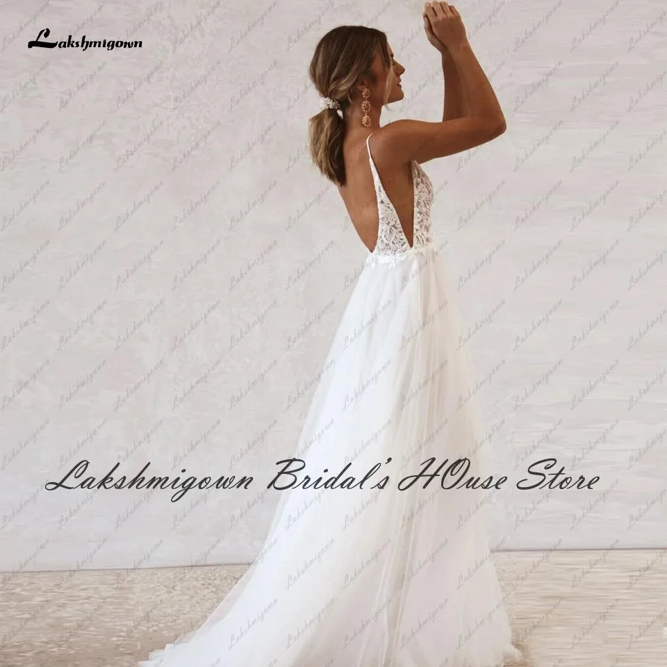 Vestido de Noiva Boho em Tule com Alças Finas e Costas Abertas