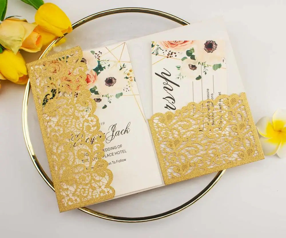 Convite de Casamento Tripla Dobra com Glitter e Corte a Laser