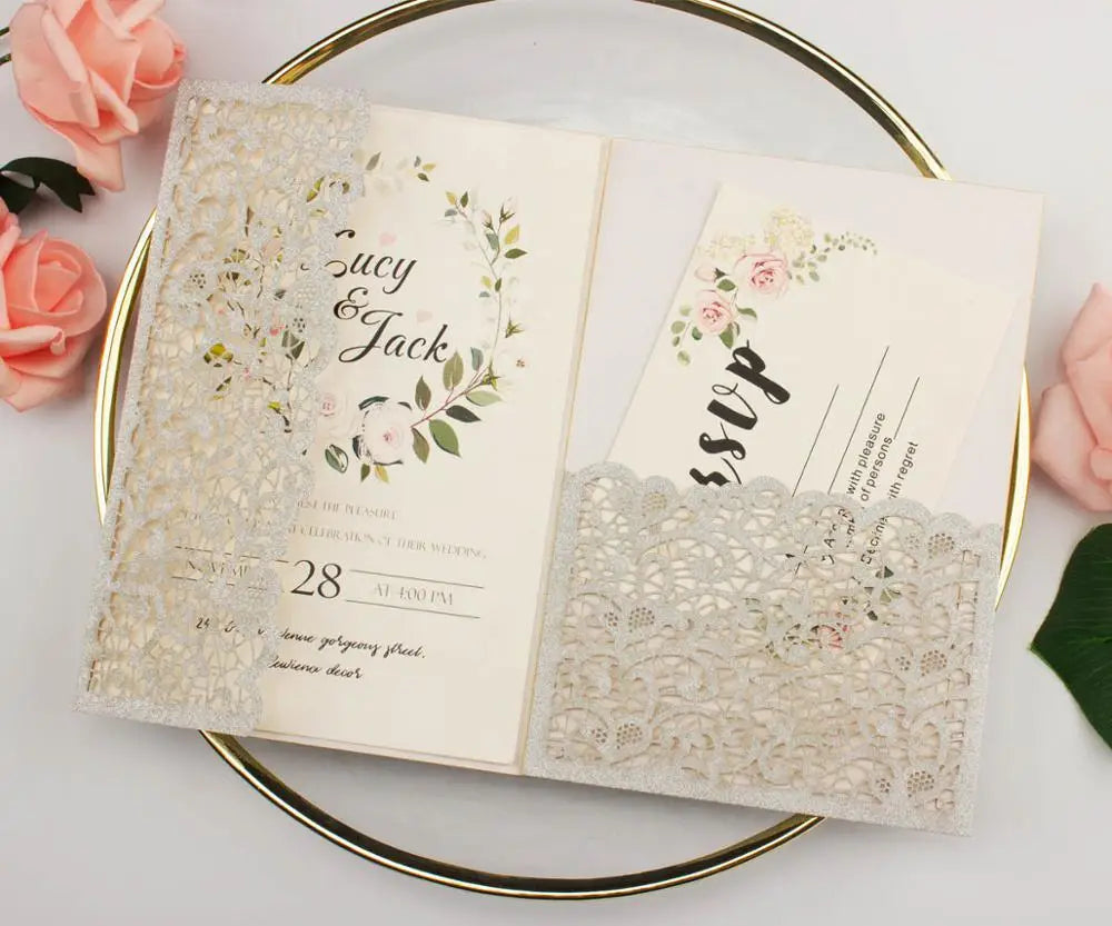 Convite de Casamento Tripla Dobra com Glitter e Corte a Laser