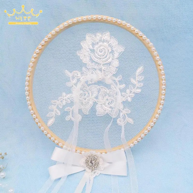 Caixa Porta-Alianças em Renda