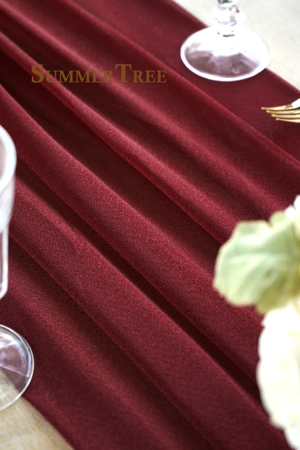 Caminho de Mesa em Gaze Luxuosa – Decoração para Casamentos e Eventos
