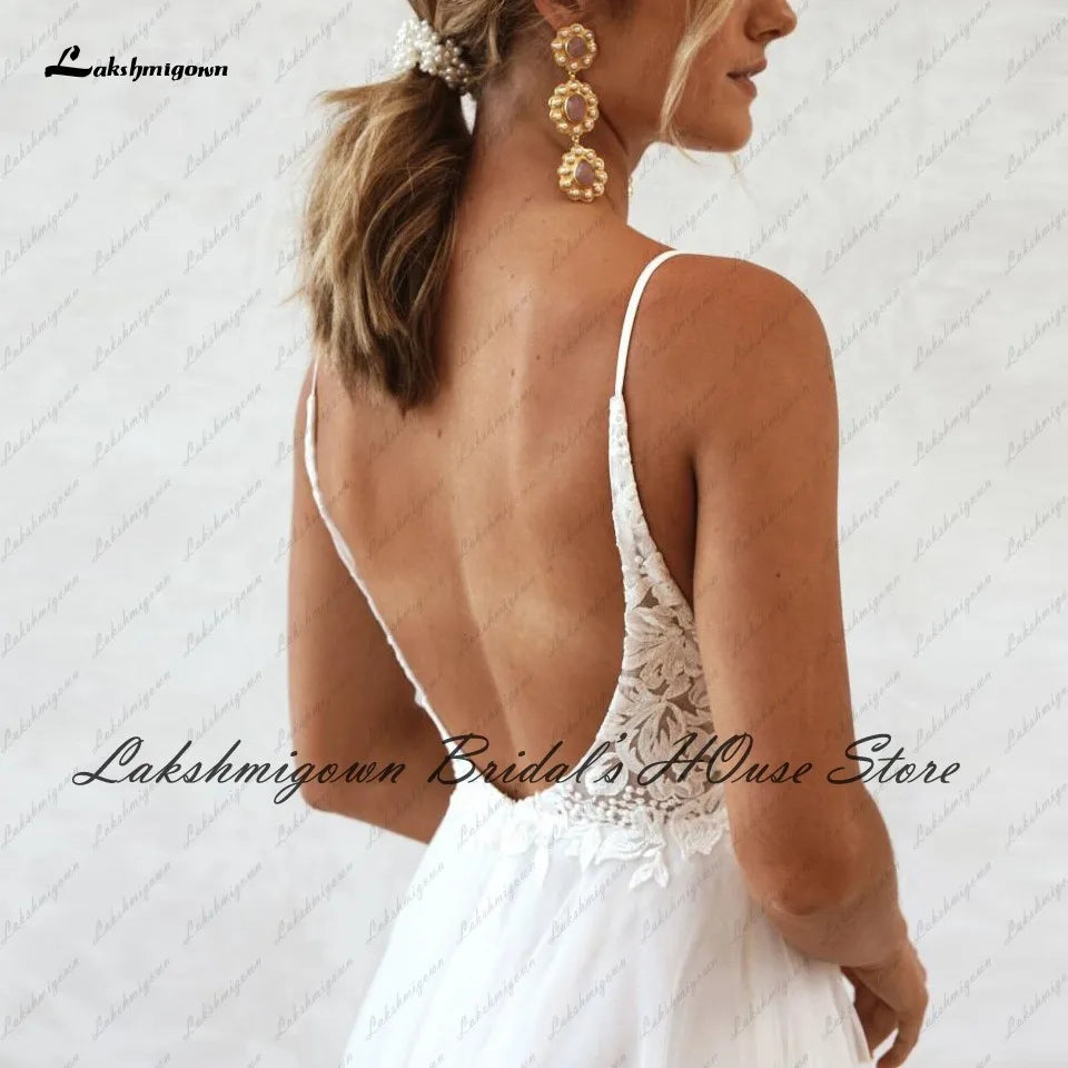 Vestido de Noiva Boho em Tule com Alças Finas e Costas Abertas