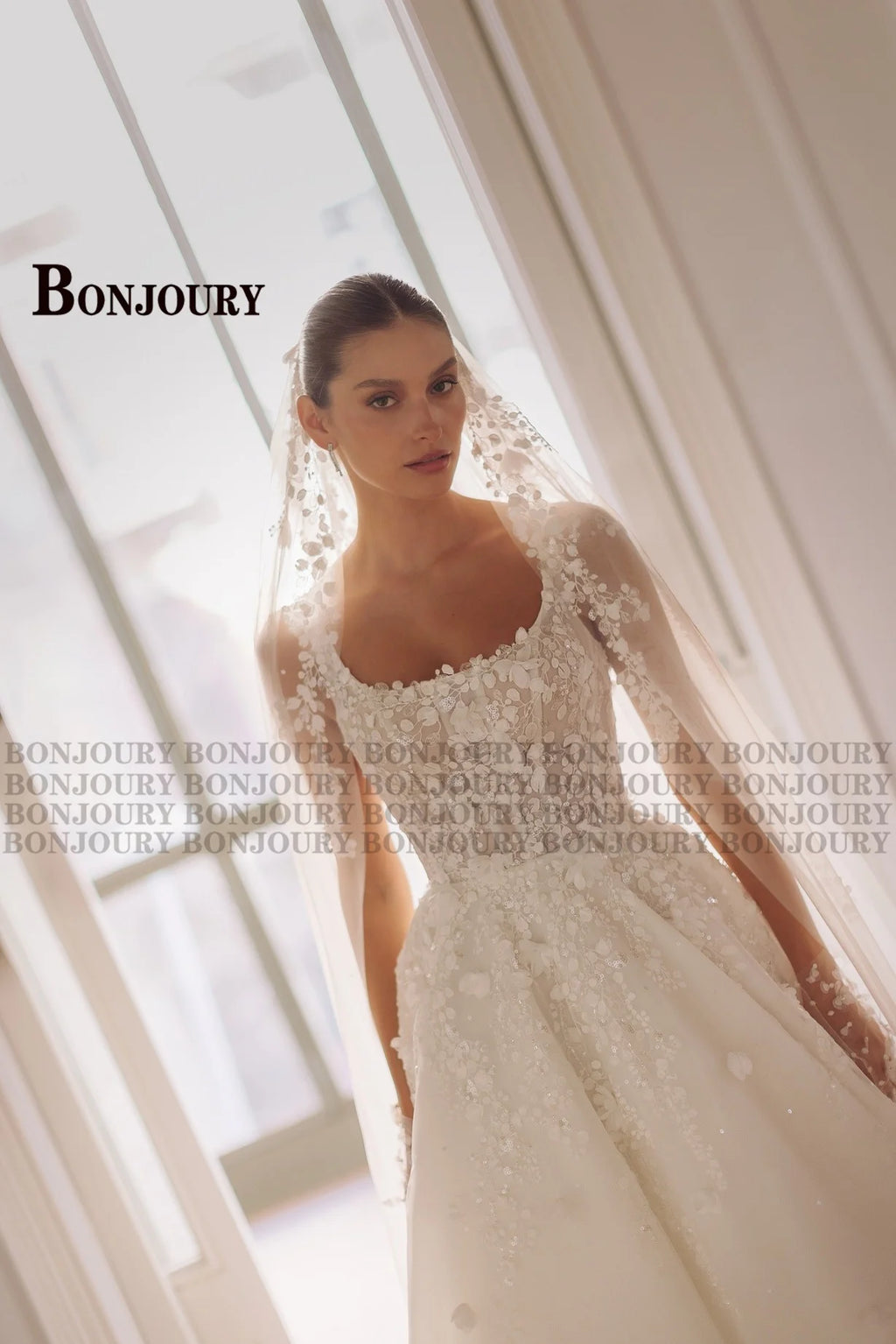 Vestido de Noiva Vintage A-Line com Costas Abertas, Alças Finas e Renda em Tule – Personalizado 2026