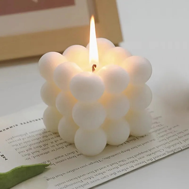 Vela Aromática em Forma de Cubo Mágico — Lembrança Elegante para Casamento