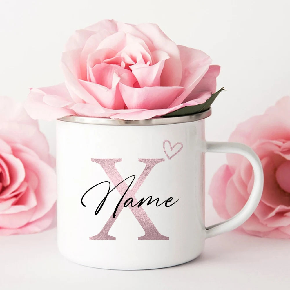 Caneca Personalizada com Inicial em Coração e Nome