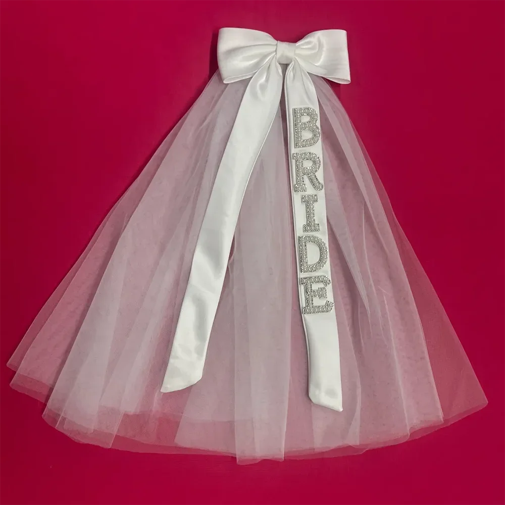 Kit "Bride to Be" – Faixa e Véu para Despedida de Solteira