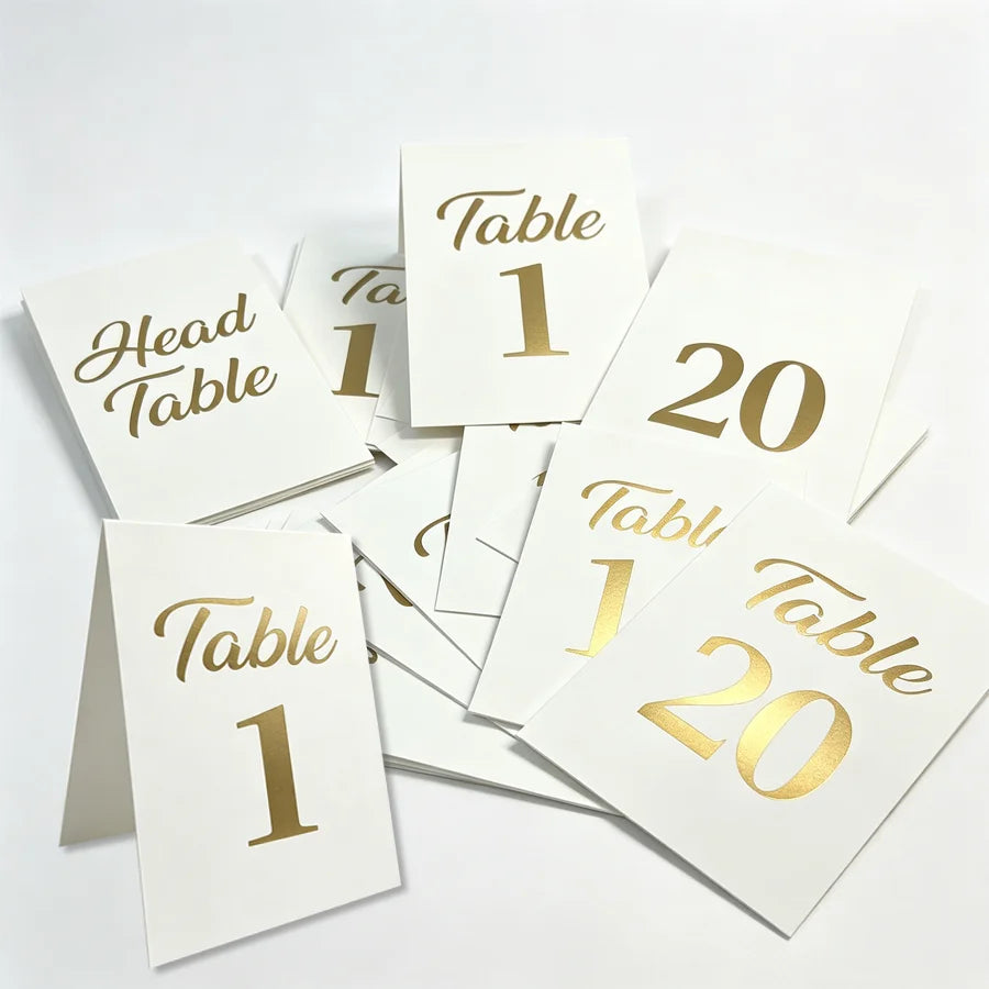 Cartões de Número de Mesa Dobráveis com Acabamento Dourado (Conjunto de 21)