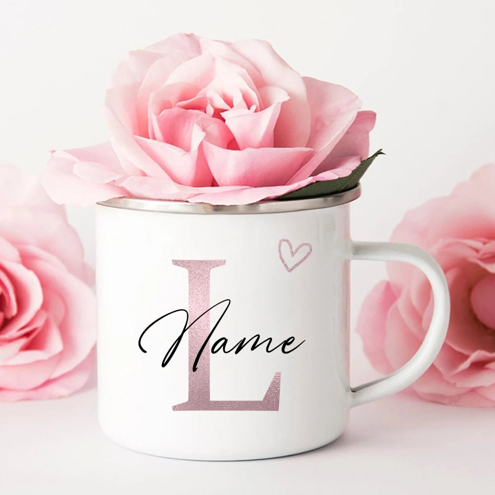 Caneca Personalizada com Inicial em Coração e Nome