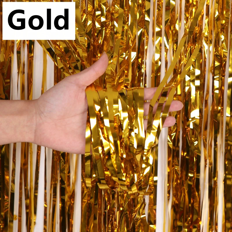 Cortina Metalizada com Franjas – Fundo Decorativo para Festas e Eventos