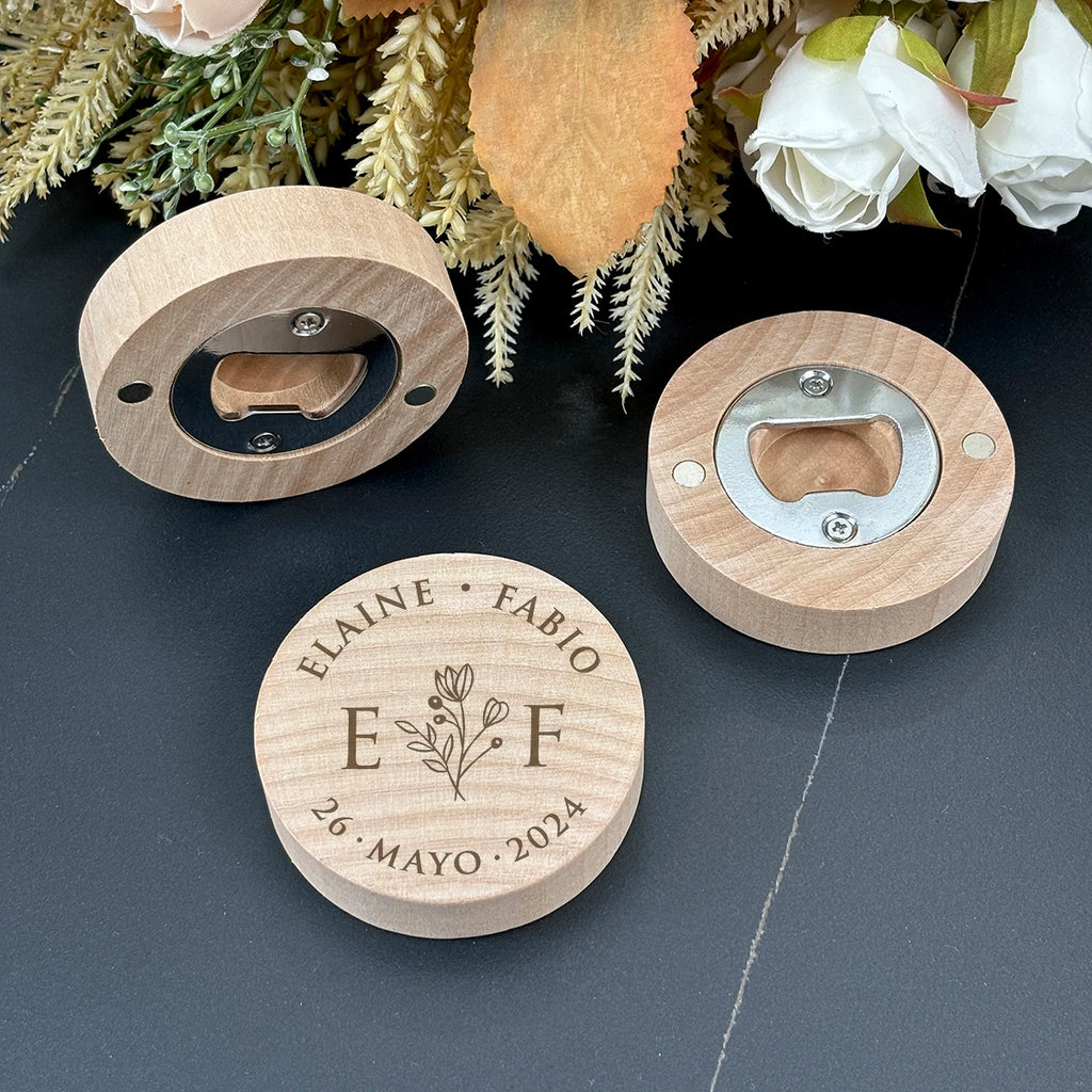 Abridor de Garrafas Magnético Personalizado em Madeira — Lembrança de Casamento