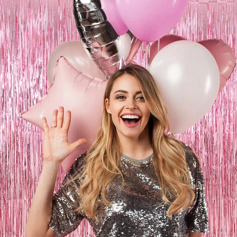Cortina Metalizada com Franjas – Fundo Decorativo para Festas e Eventos