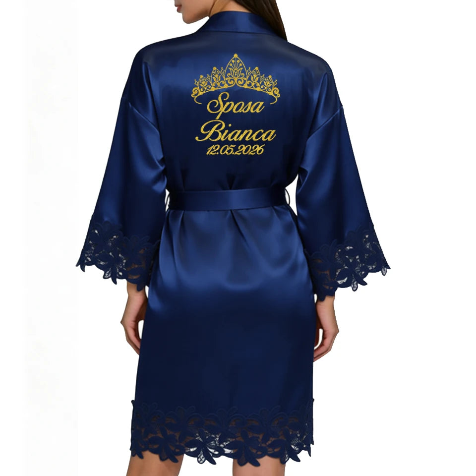 Robe Personalizado para Noiva – Com Nome e Data Bordados | Roupão de Cetim com Renda para Casamento