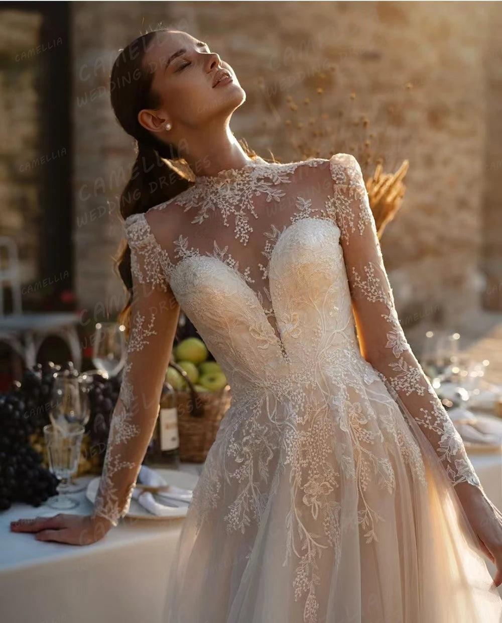 Vestido de Noiva Graceful A-Line com Renda e Mangas Ilusão