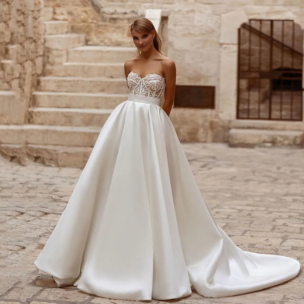 Vestido de Noiva Boho A-Line com Corpete em Renda e Mangas Removíveis