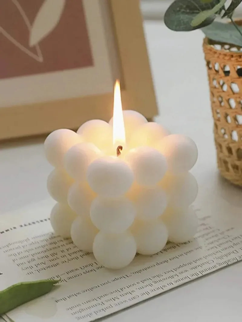 Vela Aromática em Forma de Cubo Mágico — Lembrança Elegante para Casamento