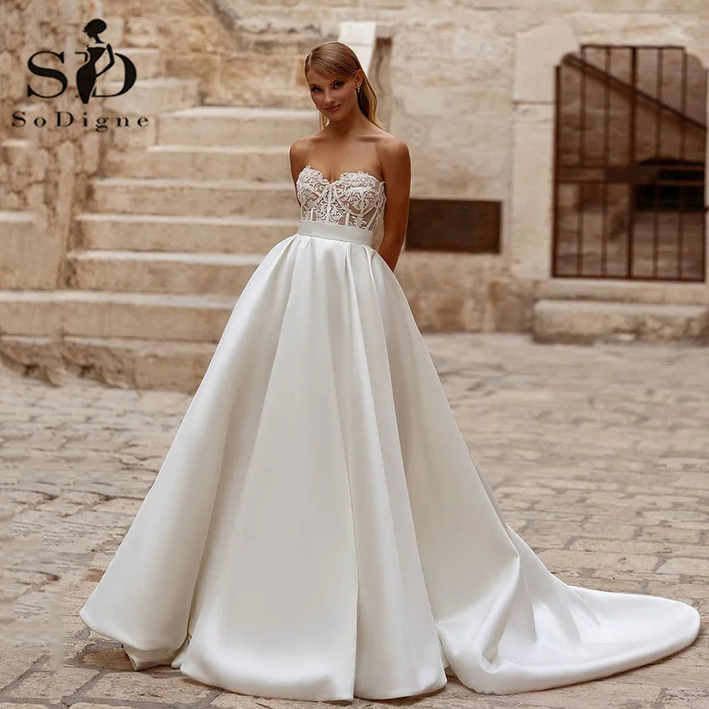Vestido de Noiva Boho A-Line com Corpete em Renda e Mangas Removíveis