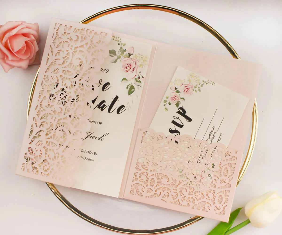 Convite de Casamento Tripla Dobra com Glitter e Corte a Laser