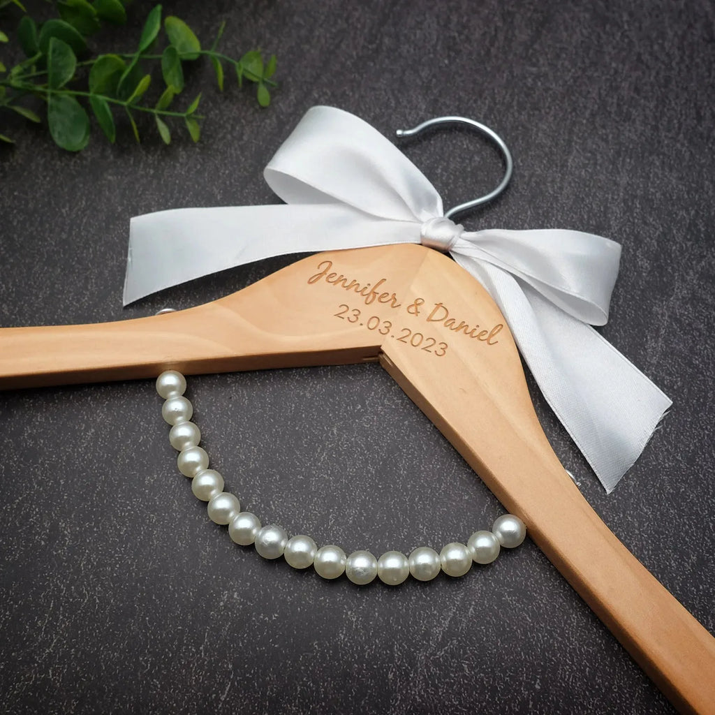 Cabides Personalizados para Noivos – Um Detalhe Único para o Vosso Grande Dia