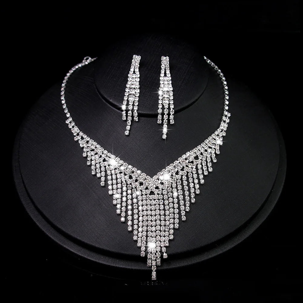 Conjunto de Joias de Noiva com Cristais – Colar e Brincos Elegantes