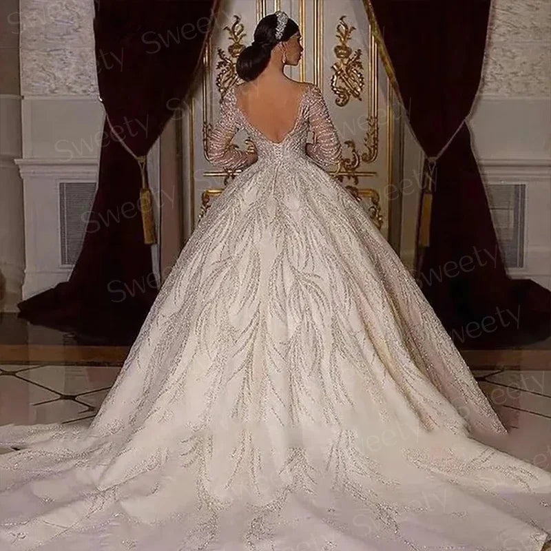 Vestido de Noiva Princesa com Brilho, Renda e Mangas Compridas