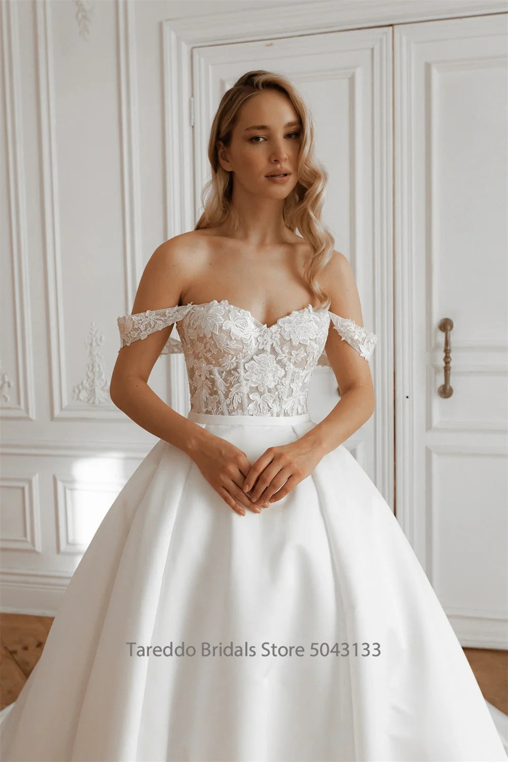 Vestido de Noiva 2 em 1 com Saia Removível e Brilho