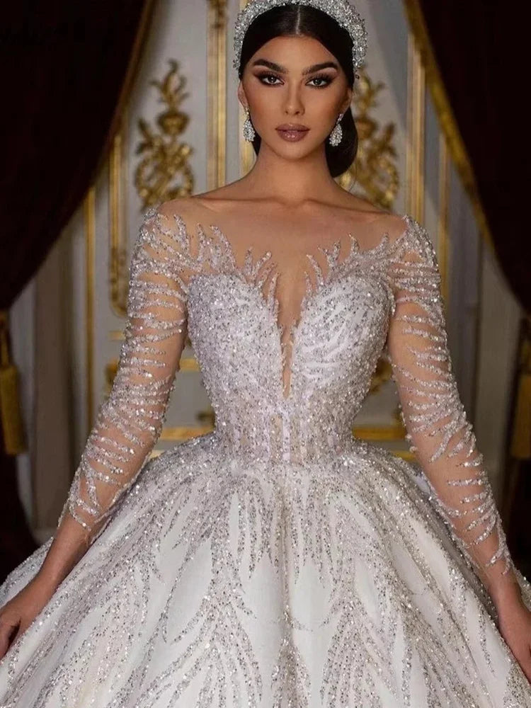 Vestido de Noiva Princesa com Brilho, Renda e Mangas Compridas