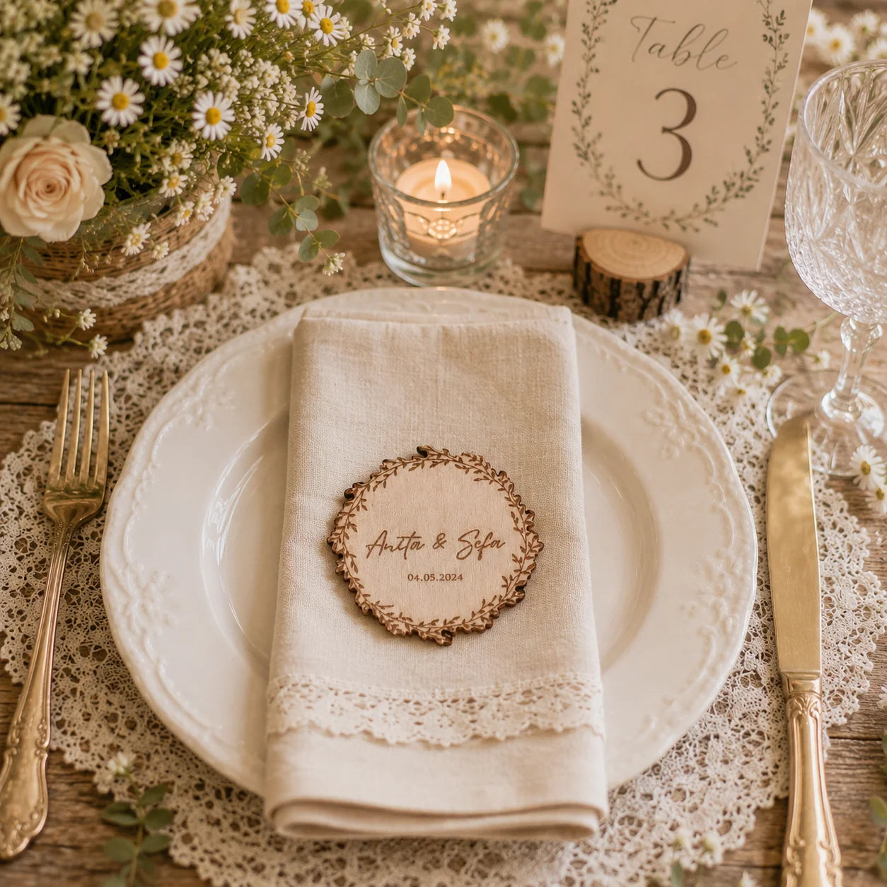 Marcadores de Lugar Personalizados em Madeira para Casamento