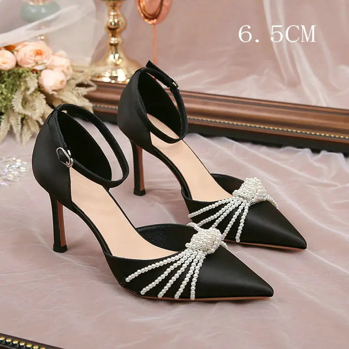 Sapatos de Noiva em Cetim com Pérolas