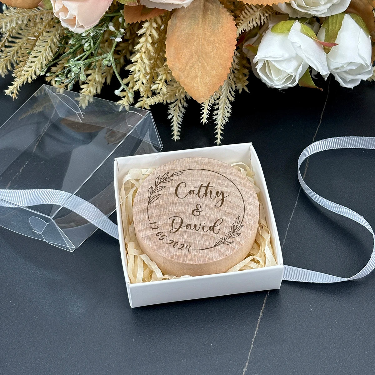 Abridor de Garrafas Magnético Personalizado em Madeira — Lembrança de Casamento