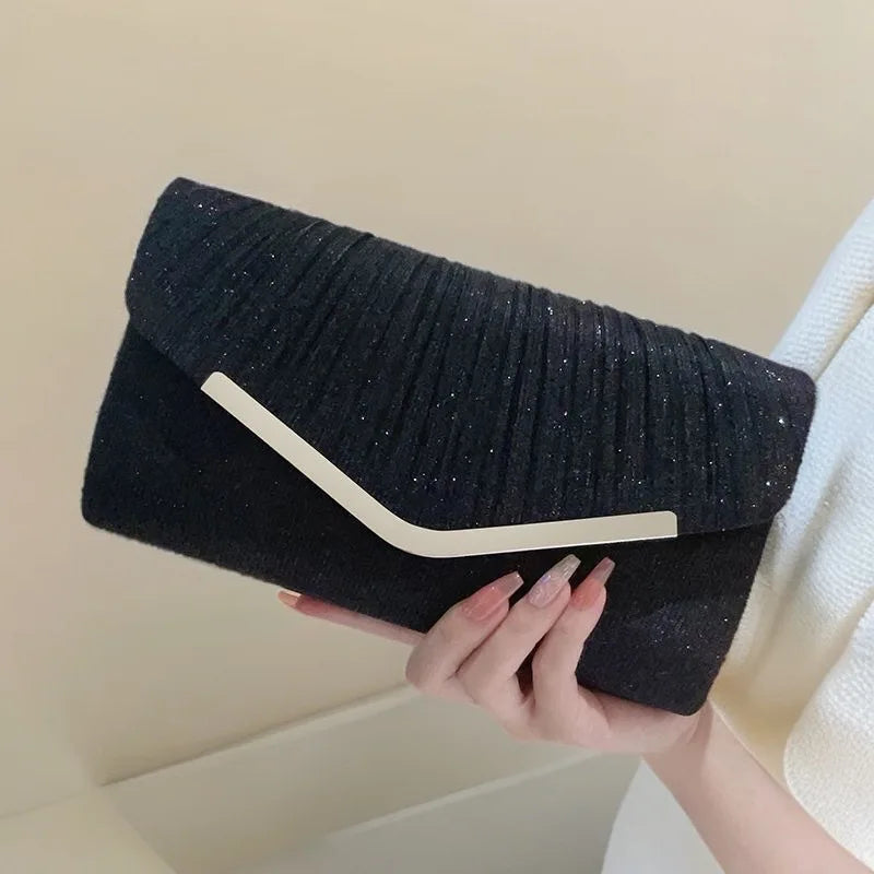 Clutch Plissada com Brilho
