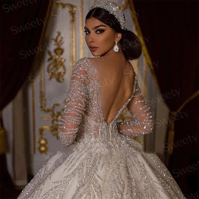 Vestido de Noiva Princesa com Brilho, Renda e Mangas Compridas