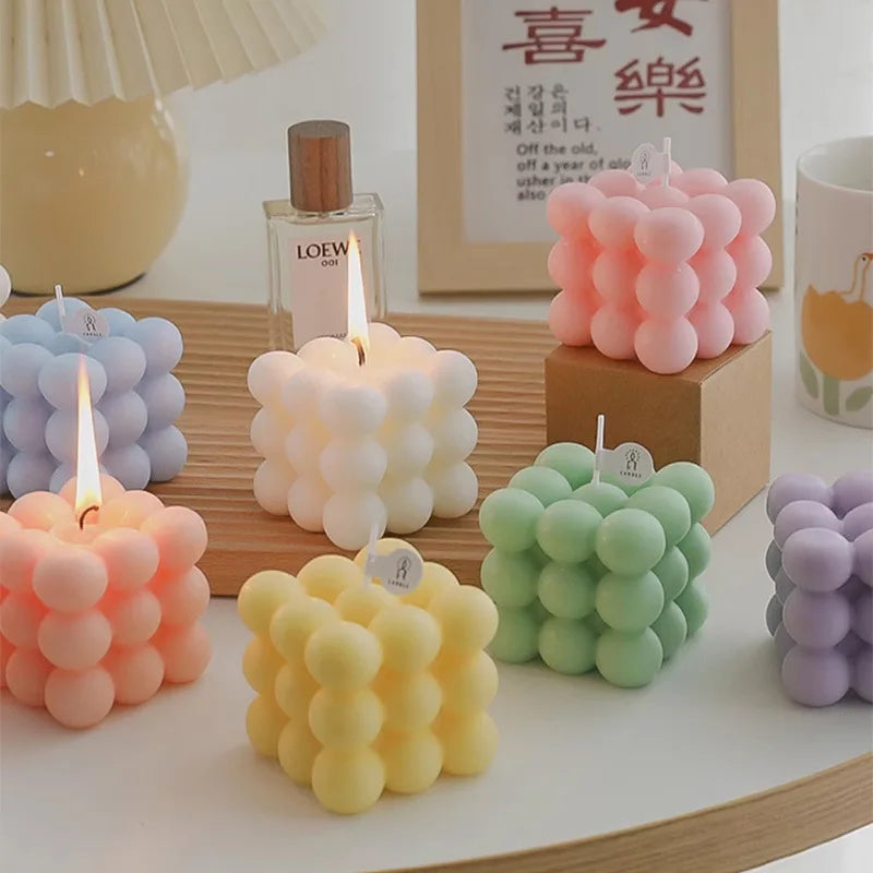 Vela Aromática em Forma de Cubo Mágico — Lembrança Elegante para Casamento