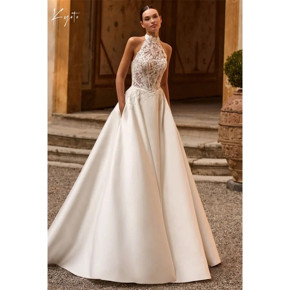Vestido de Noiva Kyoto em Seda com Costas Abertas e Aplicações Florais