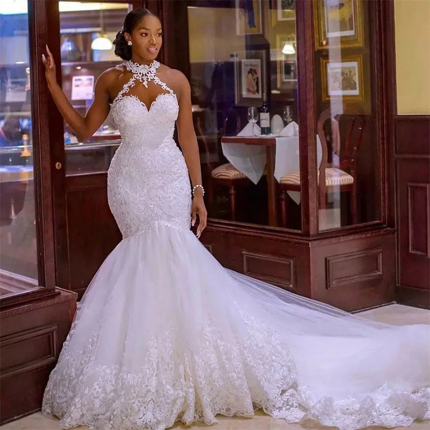 Vestido de Noiva Sereia Vintage com Renda e Aplicações — Modelo Personalizado