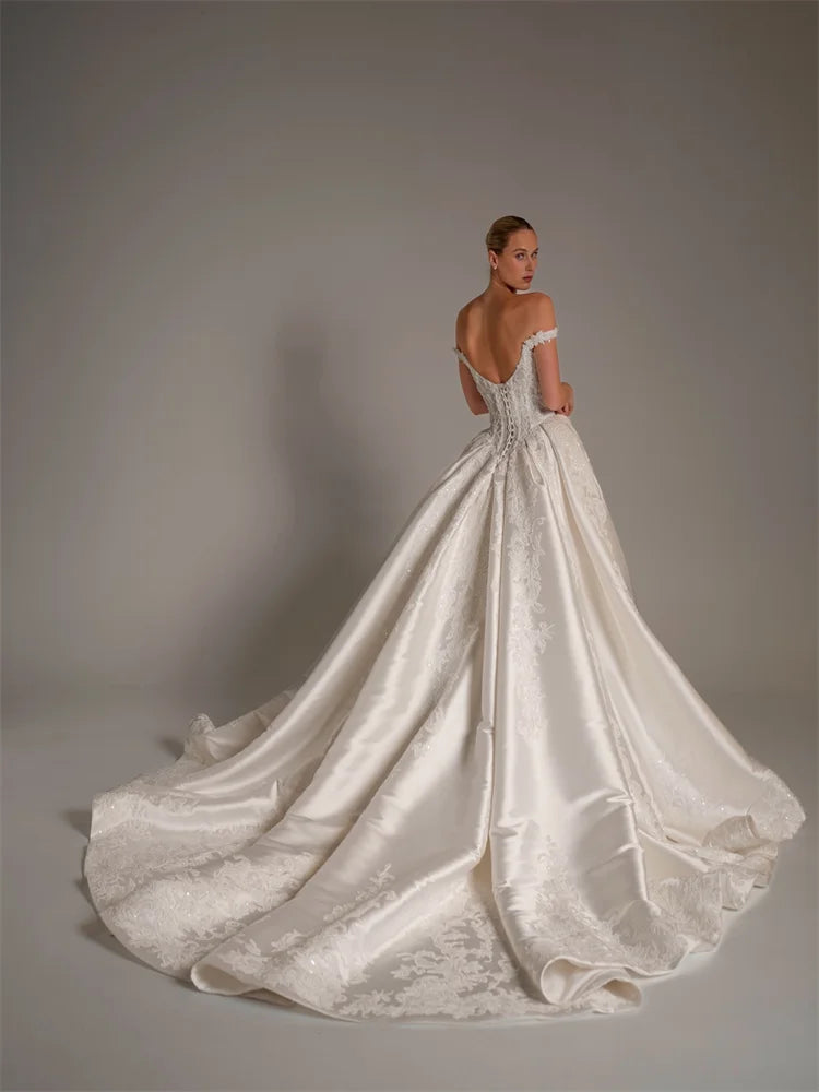 Vestido de Noiva A-Line Sweetheart — Cetim Macio com Amarração nas Costas
