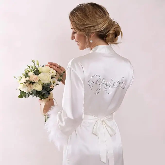Robe de Noiva com Penas CINOLE — Sensual, Elegante e Inesquecível