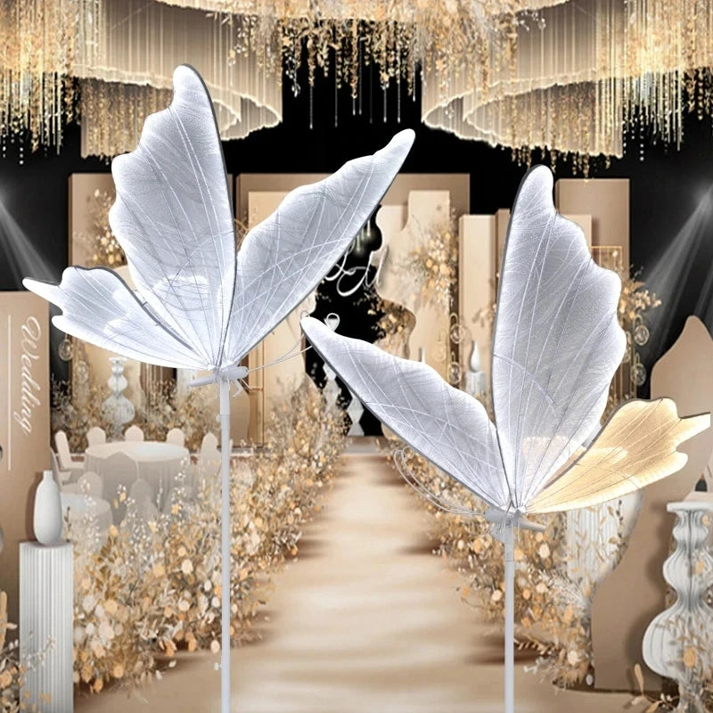 Borboleta Decorativa com Luz LED – Estrutura para Casamentos e Eventos