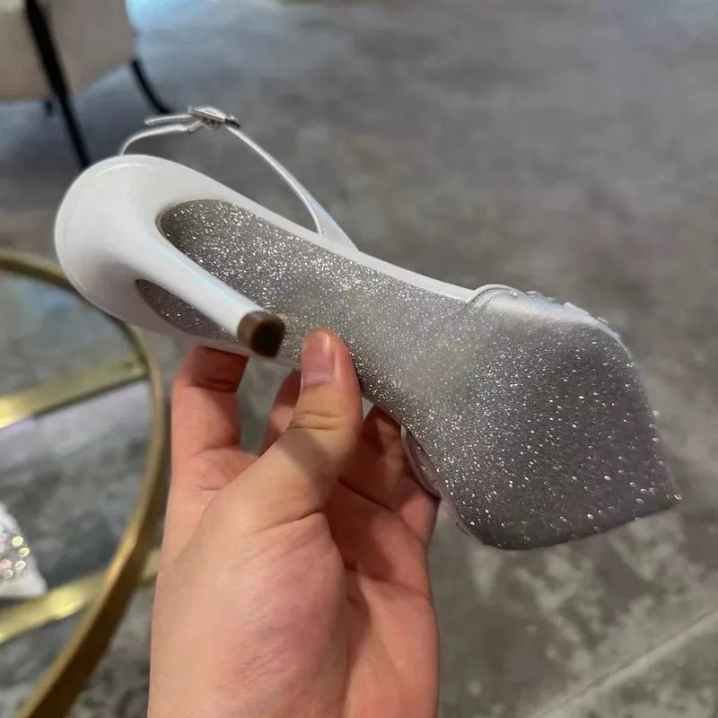 Sapatos Slingback de Salto Alto
