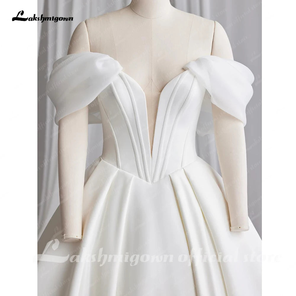 Vestido de Noiva A-Line em Cetim Crepe com Decote Ombro a Ombro