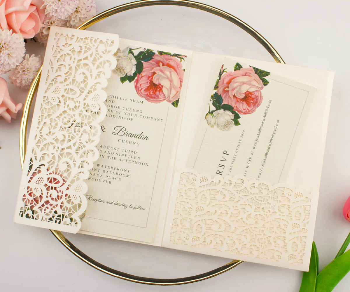 Convite de Casamento Tripla Dobra com Glitter e Corte a Laser