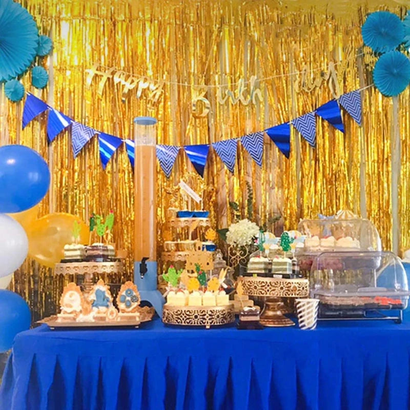 Cortina Metalizada com Franjas – Fundo Decorativo para Festas e Eventos