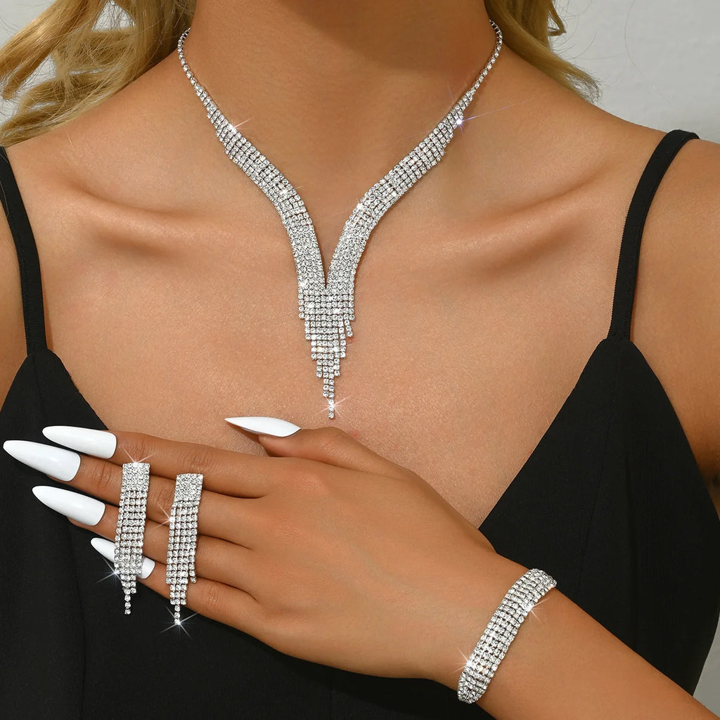 Conjunto Luxo de Noiva com Cristais – Colar de Franjas, Brincos e Pulseira
