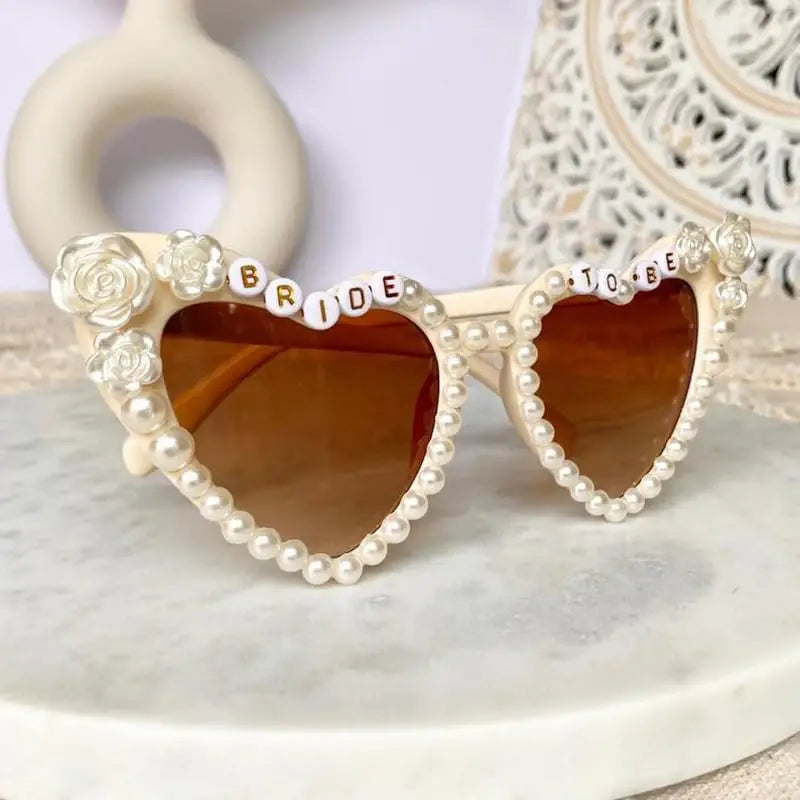 💍 Óculos de Sol Coração com Pérolas — Bride To Be 💍
