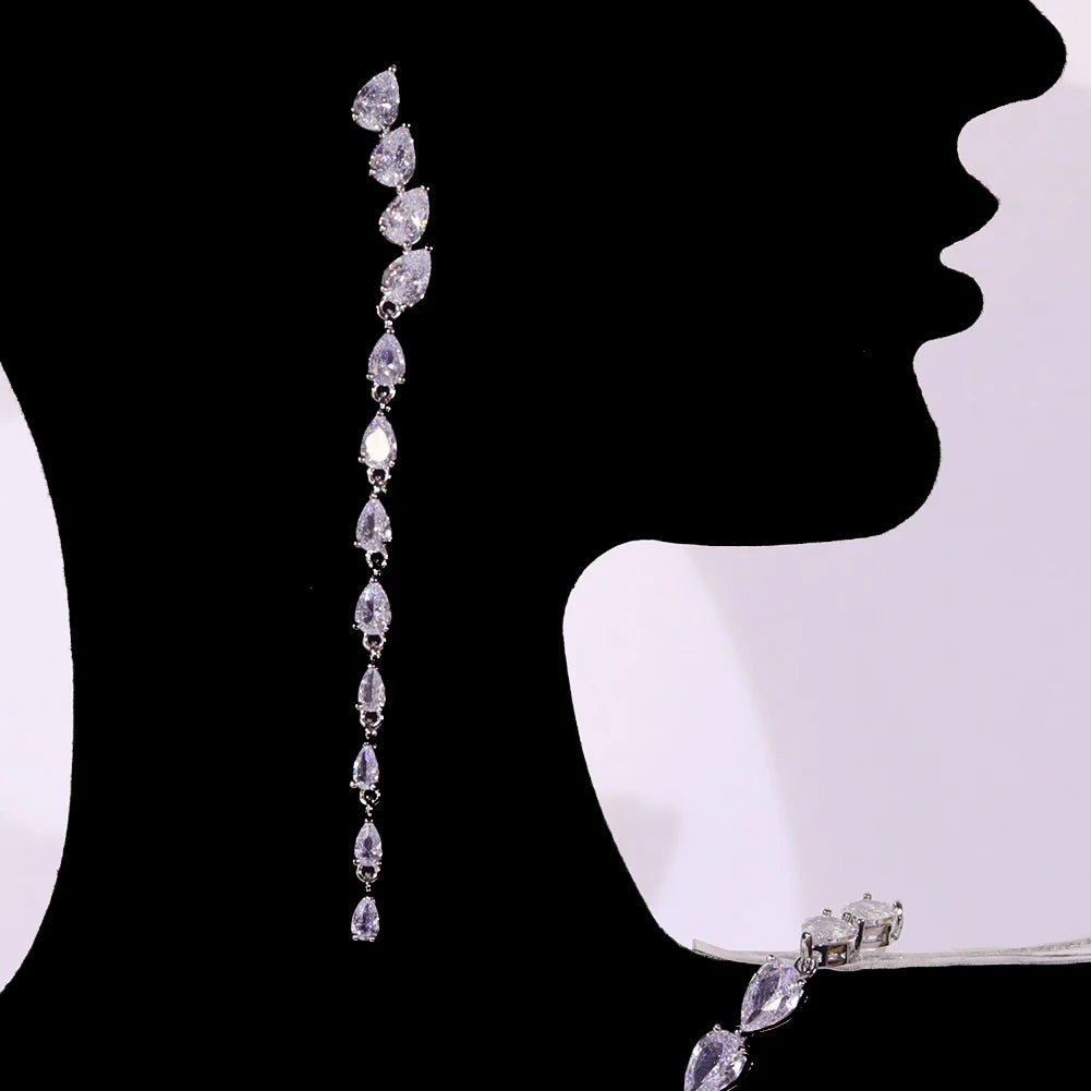 Conjunto de Joias com Zircónias Gota – Colar Choker e Brincos Elegantes